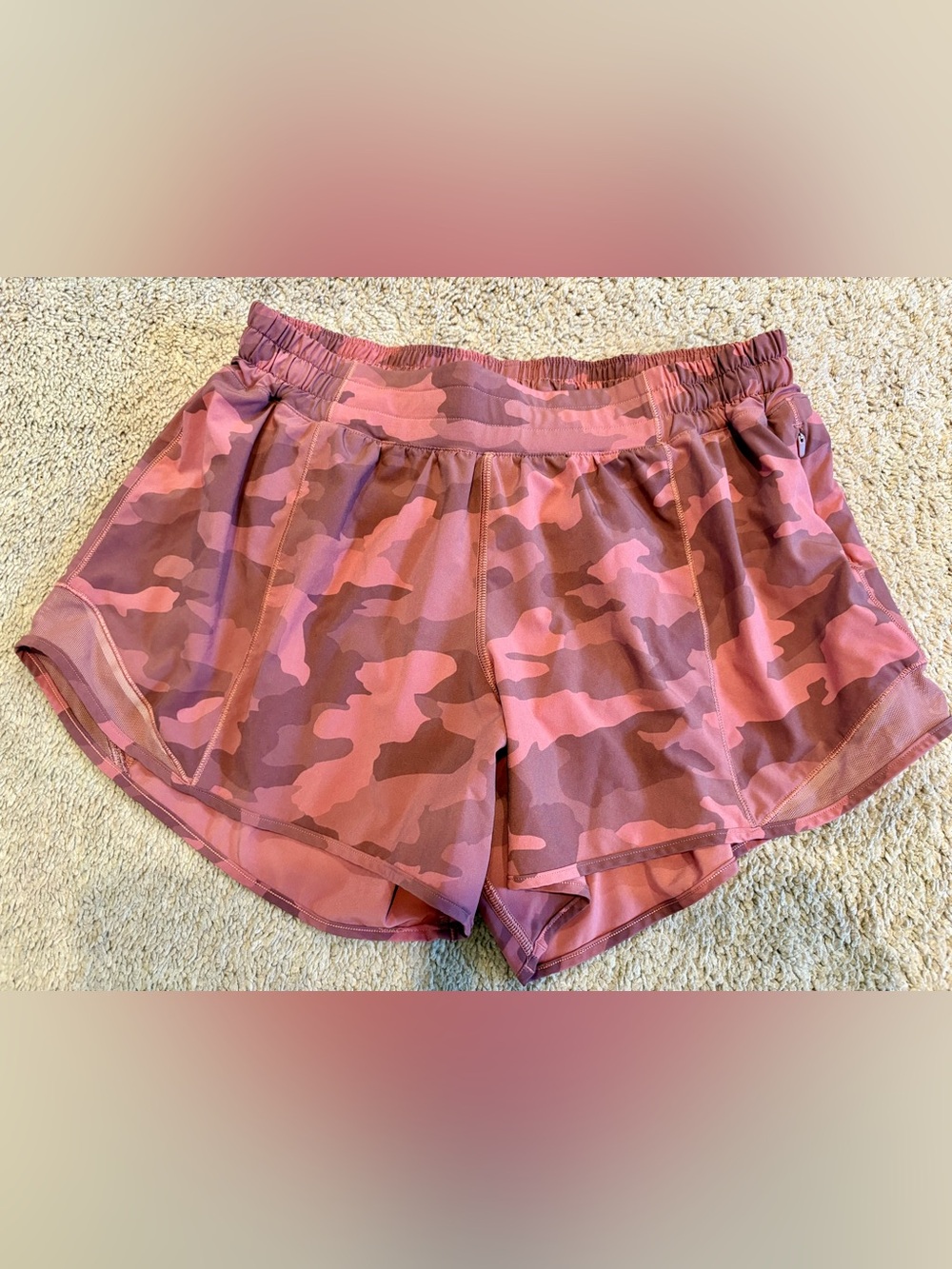 lululemon Rose Camo Hotty Hot Shorts 10 tall